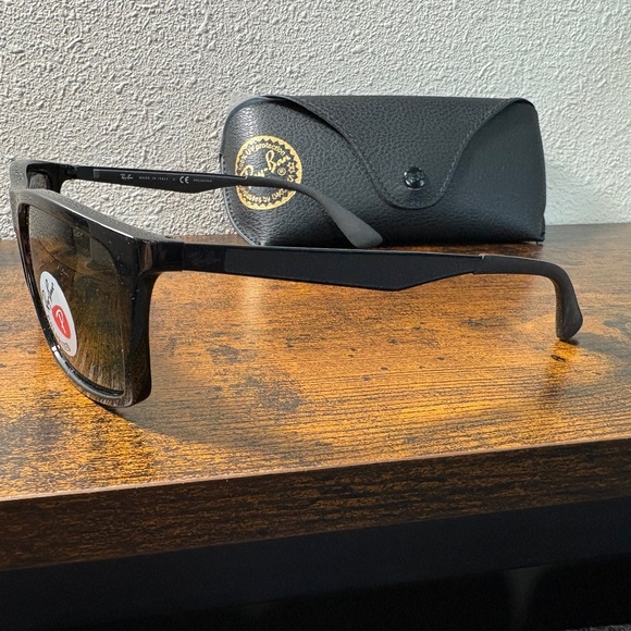 Ray-Ban polarized sunglasses (RB4228). Polished and matte black frame/green lens - Picture 7 of 7